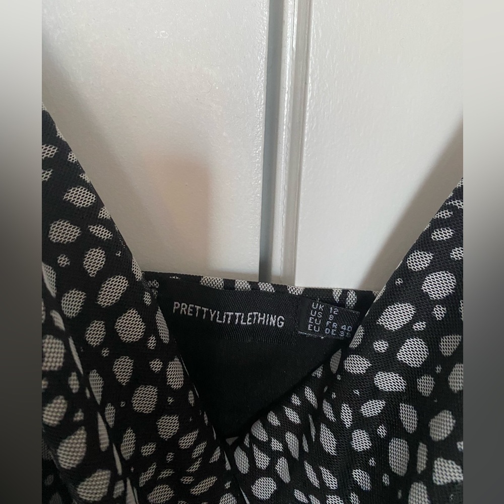 PrettyLittleThing Mini Dress - Picture 2 of 3
